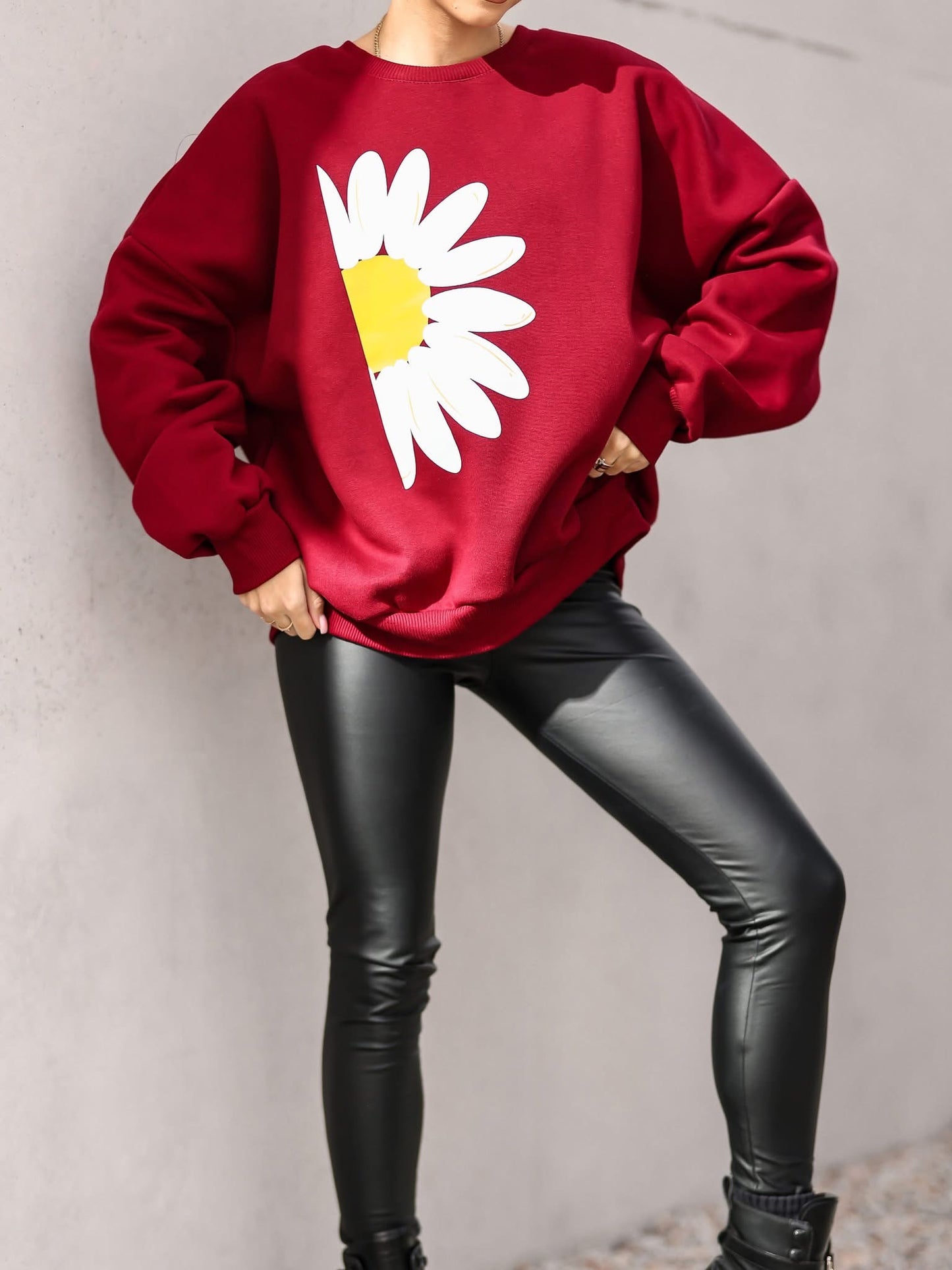Pulover cu margarete aurii