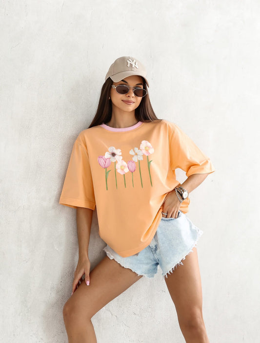 Tricou cu flori de vară