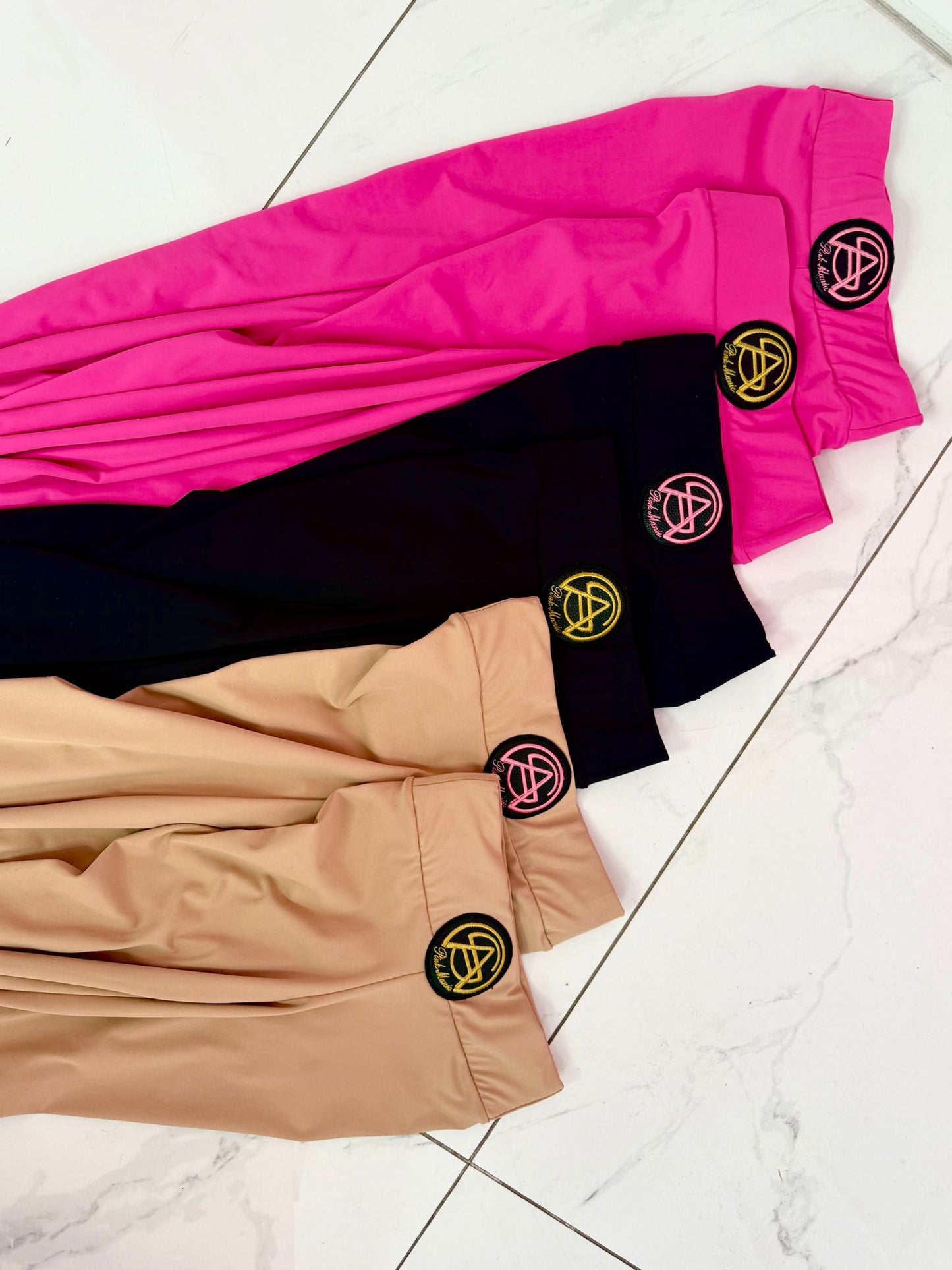 Pink Mania leggings (bézs+arany logó)